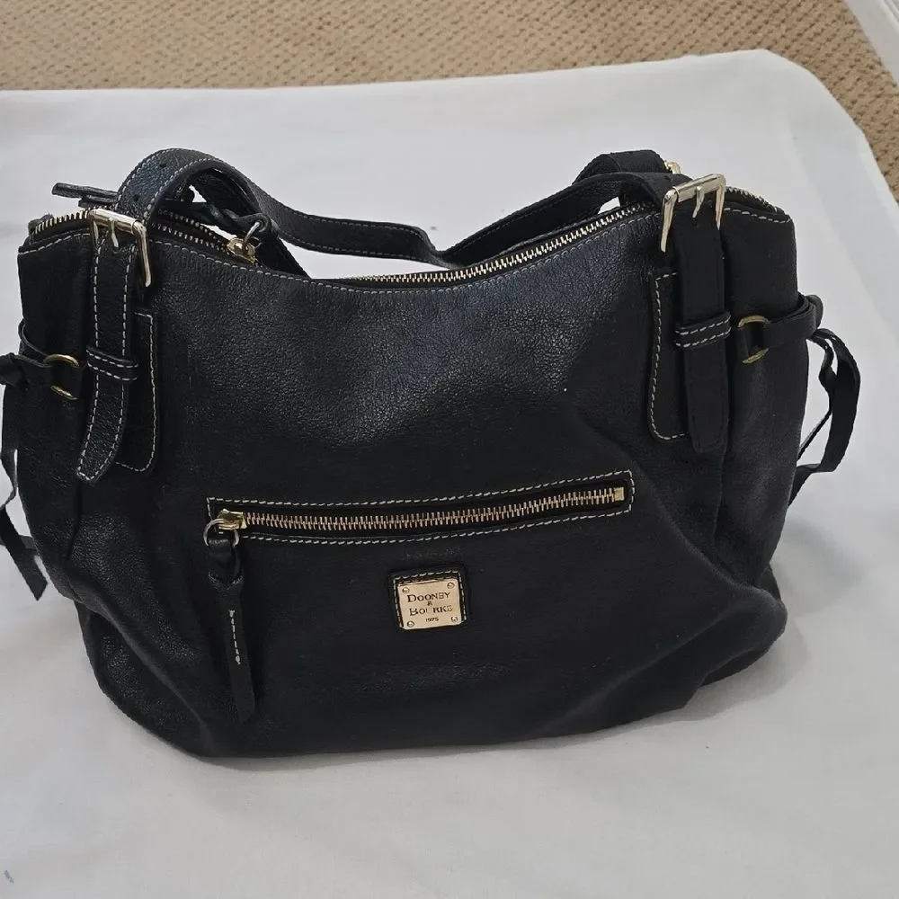 Dooney & Bourke Black Leather Women's Bag